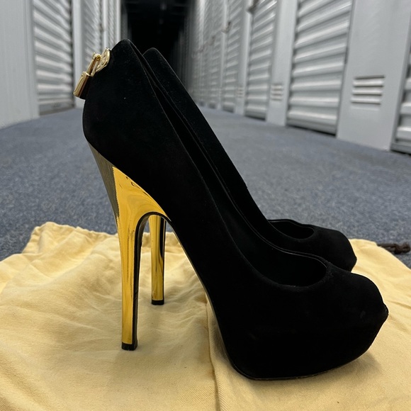 Louis Vuitton Shoes - LOUIS VUITTON BLACK SUEDE PLATFORM PUMPS